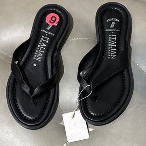 Italian Shoemakers Elegant thong style Black Flip-Flops
